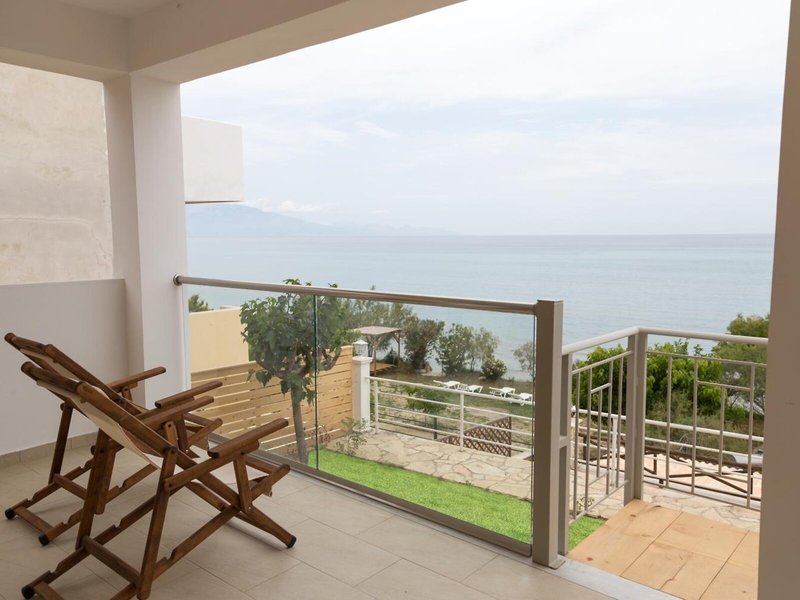 Laura Beach House 10