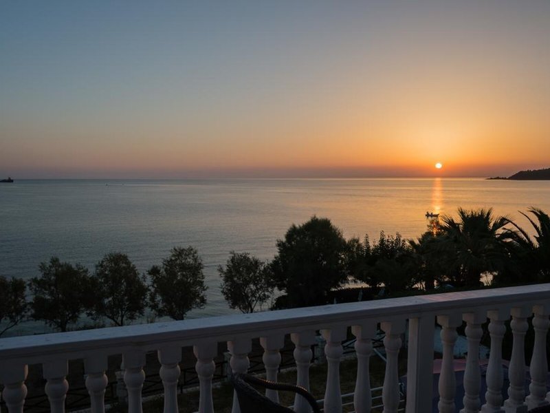 Laura Beach House 11