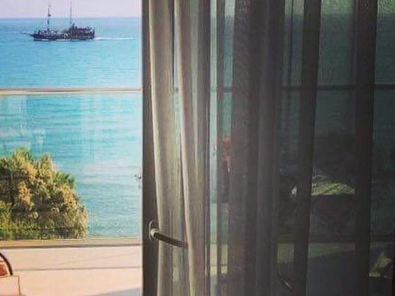Laura Beach House 34