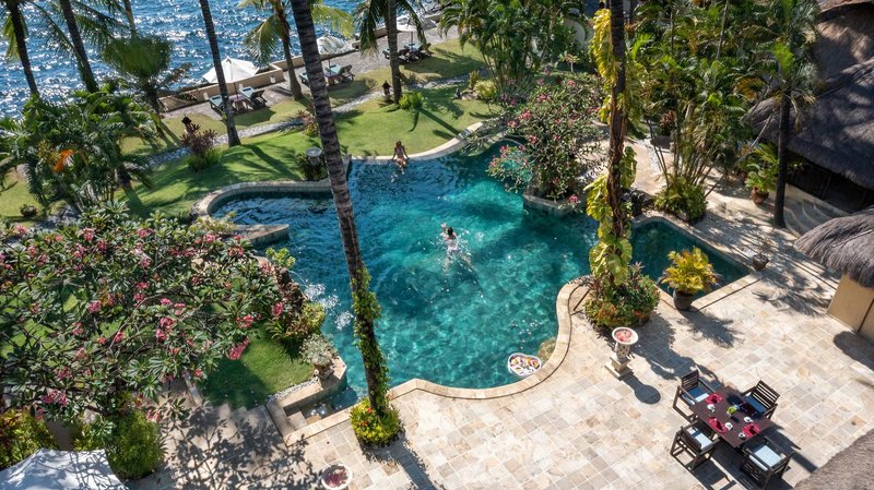 Alam Anda Ocean Front Resort & Spa 1