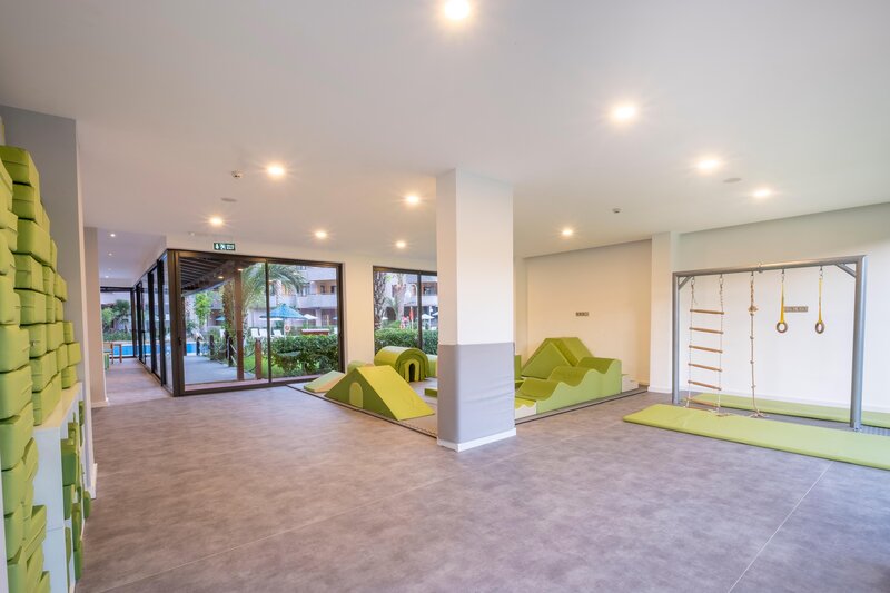 UTOPIA Resort & Residence 63
