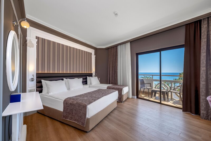 UTOPIA Resort & Residence 81