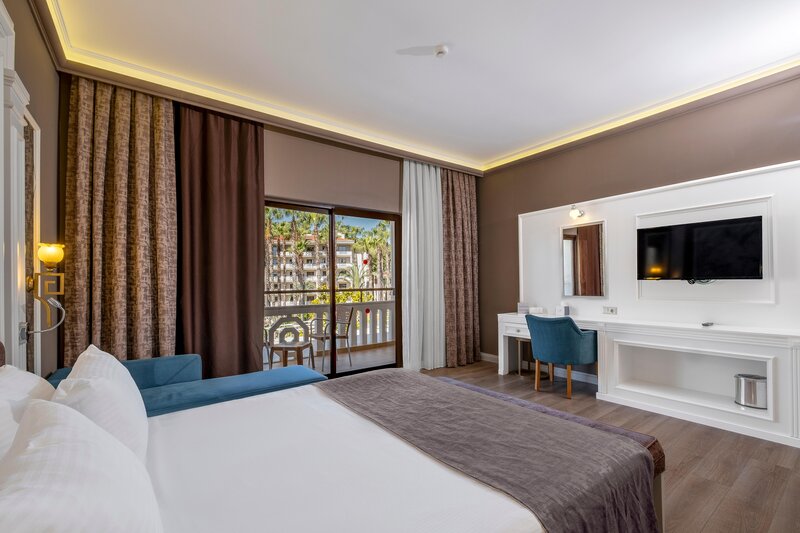 UTOPIA Resort & Residence 8