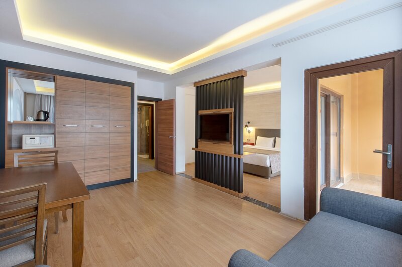 UTOPIA Resort & Residence 10