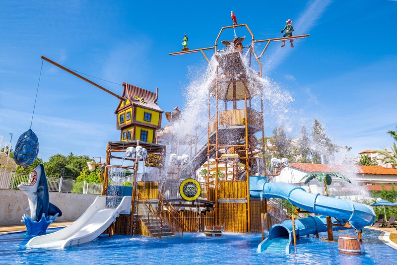 UTOPIA Resort & Residence 41