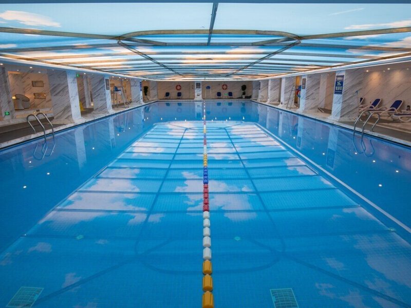 Royal Garden Hotel Shanghai 10 - Outdoor Pool