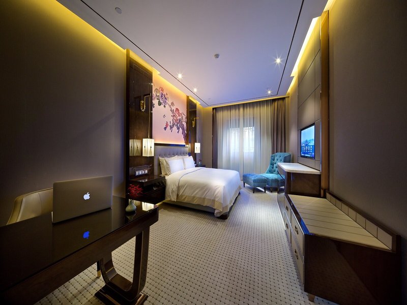 Royal Garden Hotel Shanghai 35 - Room Example