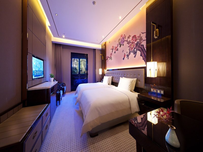 Royal Garden Hotel Shanghai 41 - Room Example