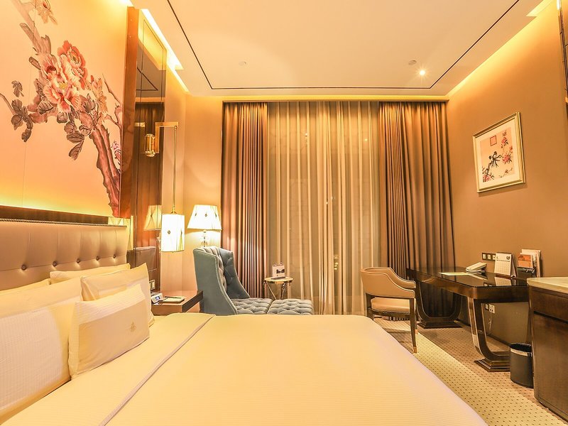 Royal Garden Hotel Shanghai 43 - Room Example