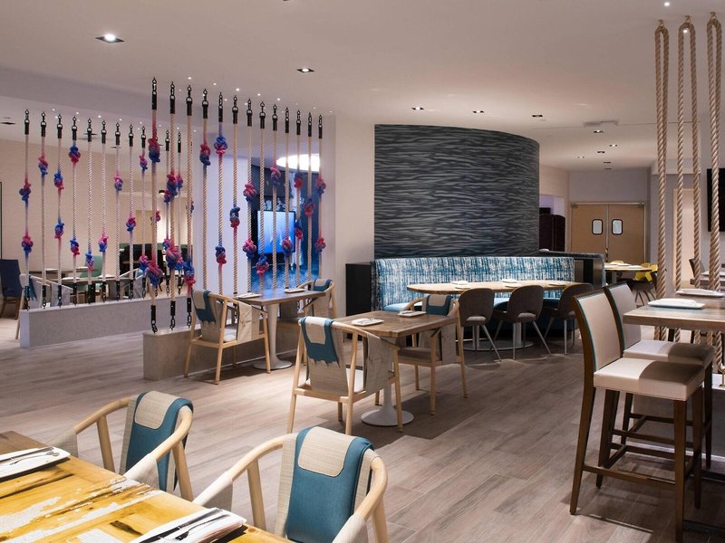 Renaissance Newport Beach  24
