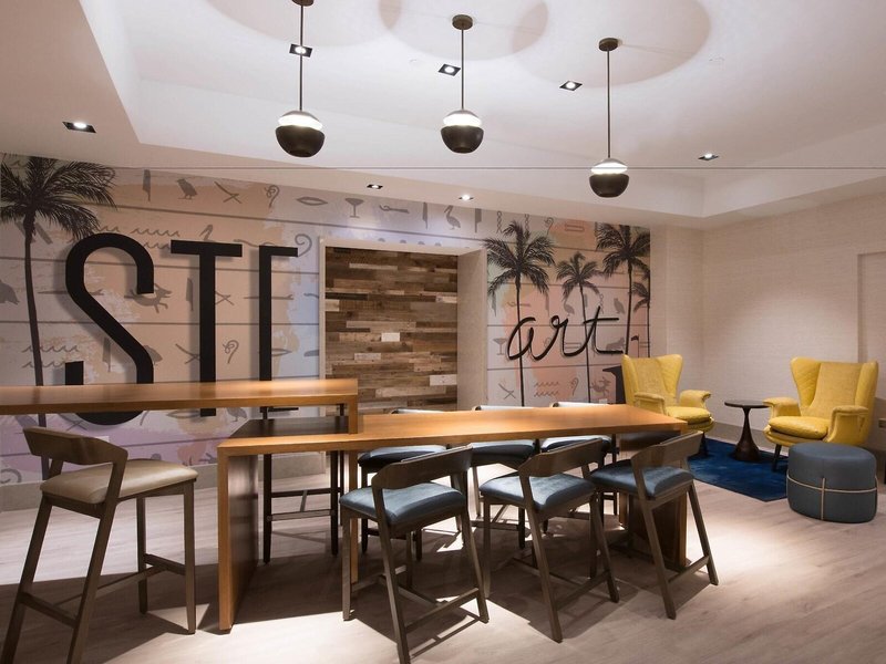 Renaissance Newport Beach  25