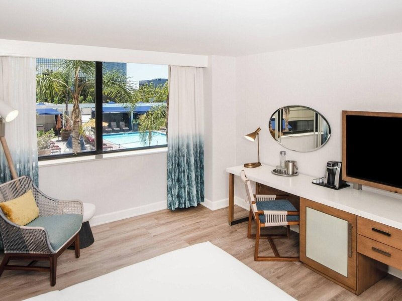 Renaissance Newport Beach  35