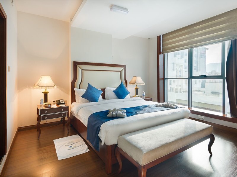 Golden Tulip Headington Ruwi 21