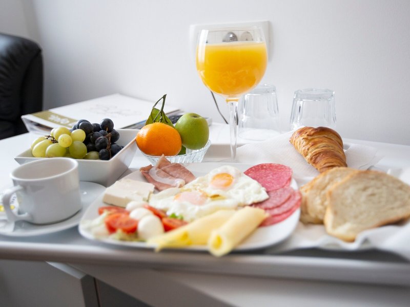 B Gold Luxury Rooms 9