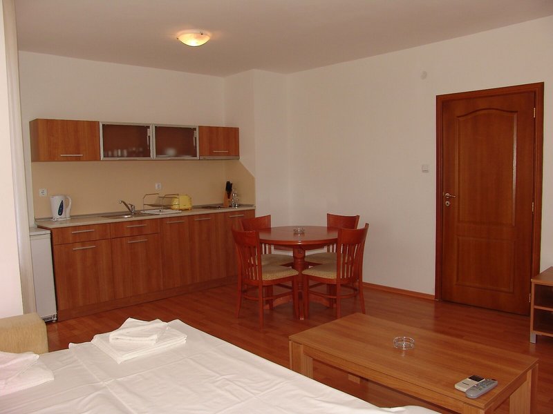 Efir Aparthotel 20