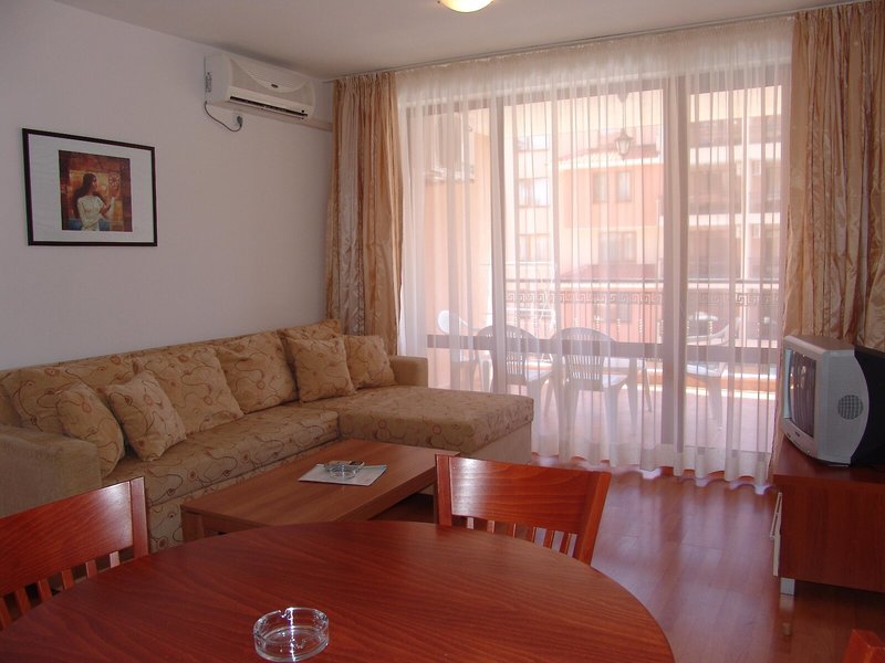 Efir Aparthotel 28