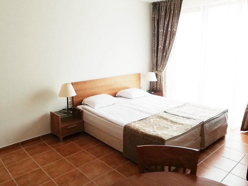 Efir Aparthotel 32