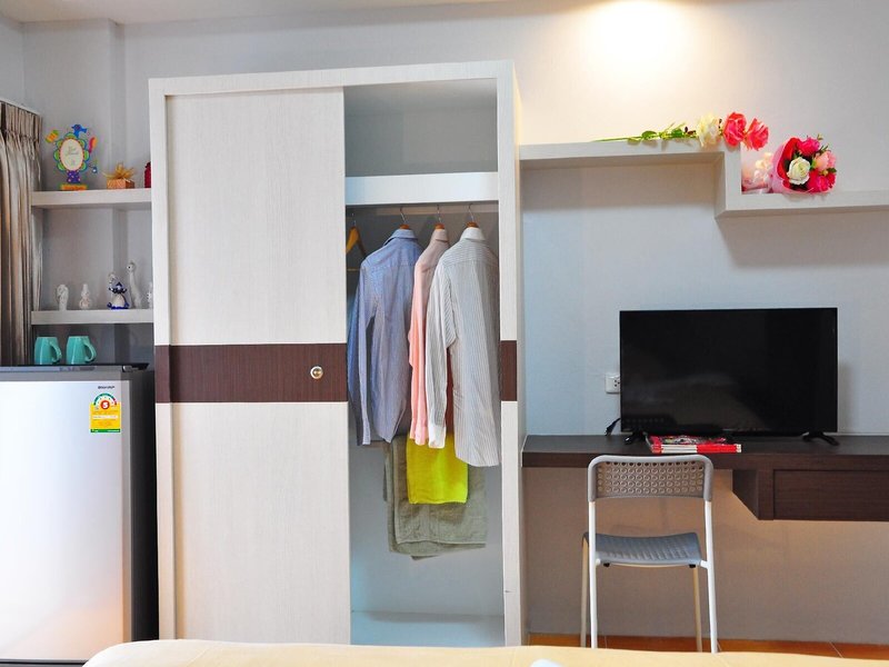 C Room Budget Hotel 7