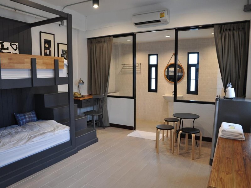 C Room Budget Hotel 10