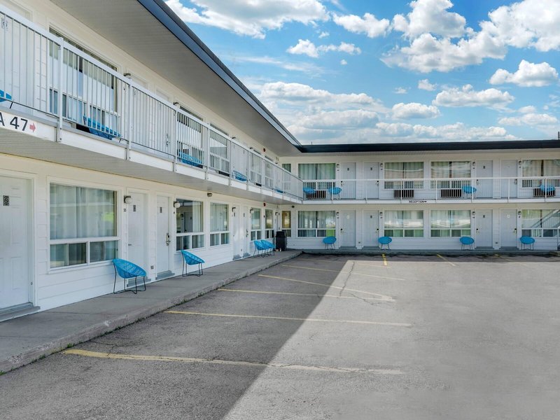 Rodeway Inn 2