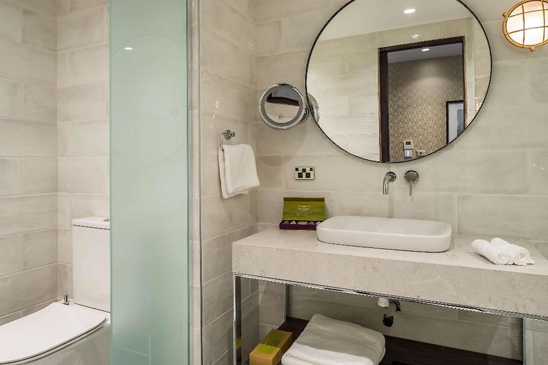 DoubleTree by Hilton Wellington 2