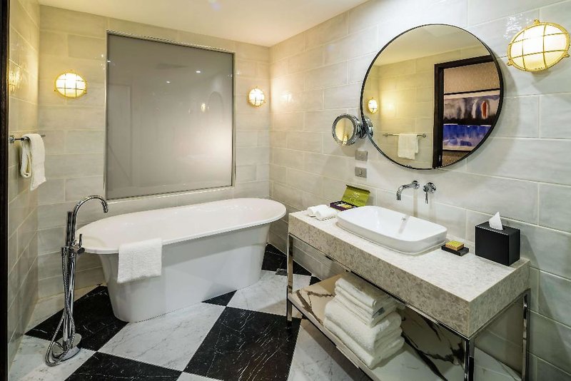 DoubleTree by Hilton Wellington 3