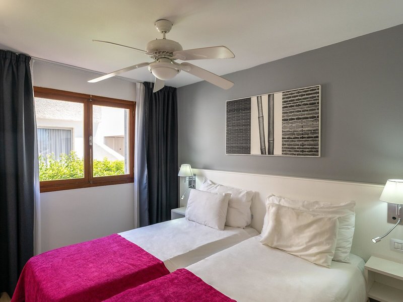 Coral California 33 - Room Example