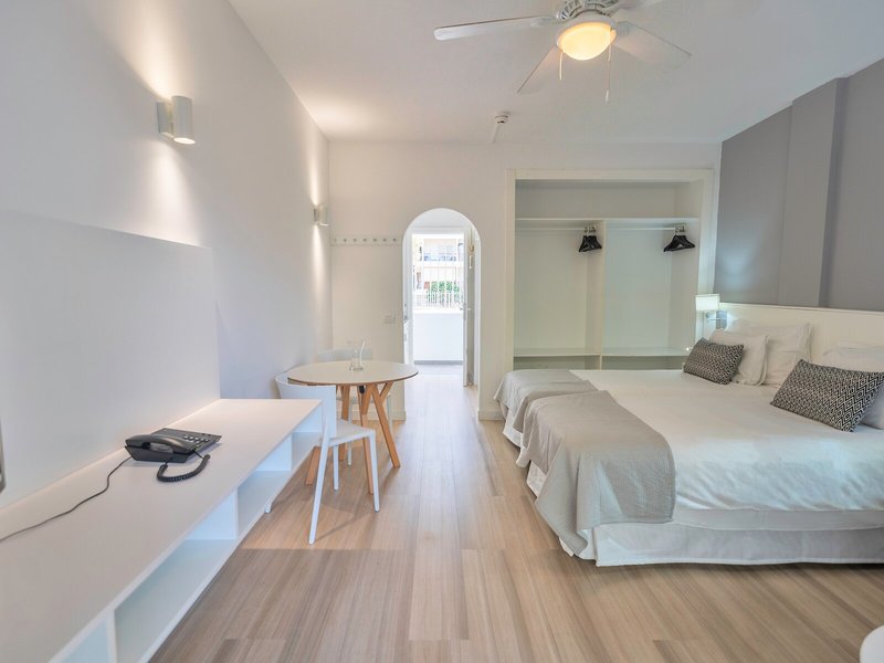 Coral California 34 - Room Example