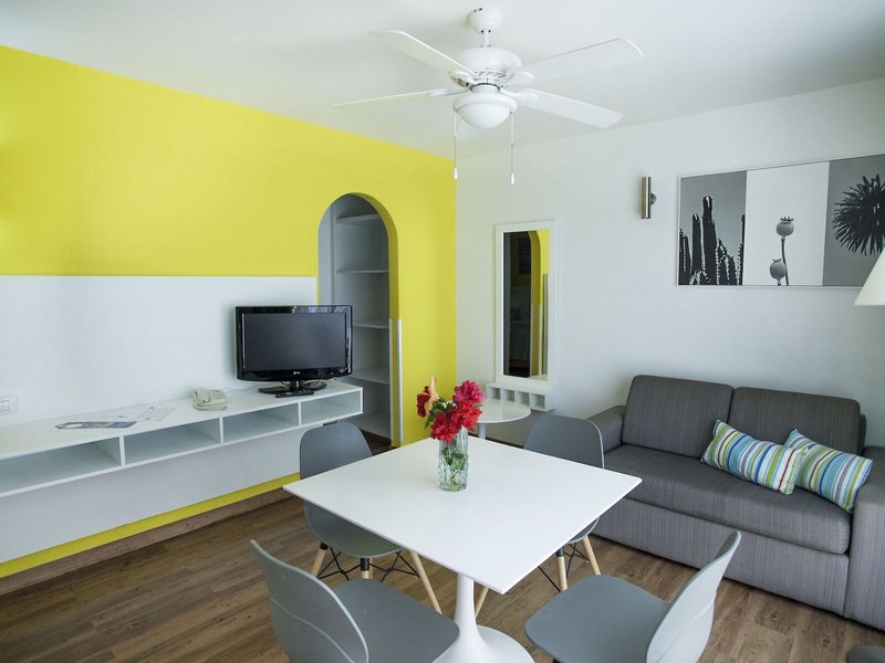 Coral California 36 - Room Example