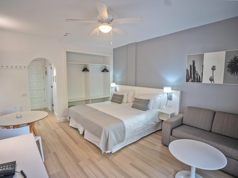 Coral California 48 - Room Example