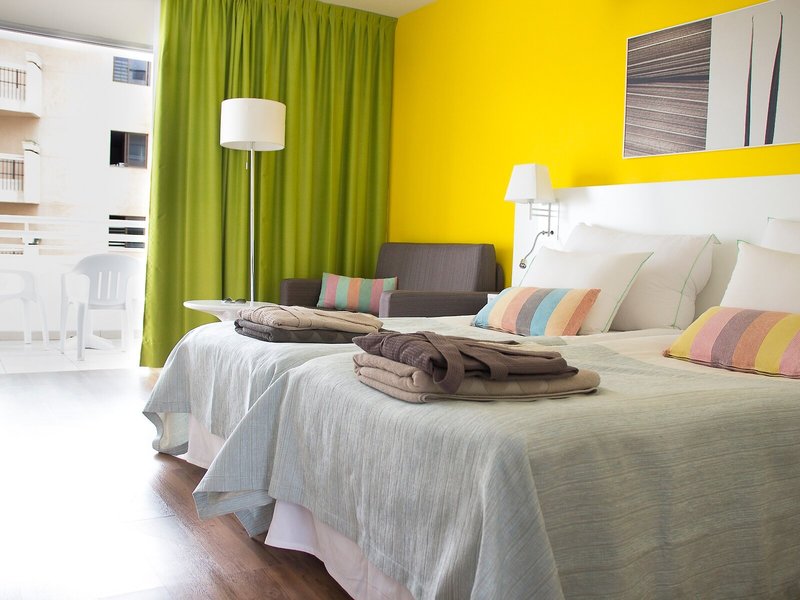 Coral California 50 - Room Example