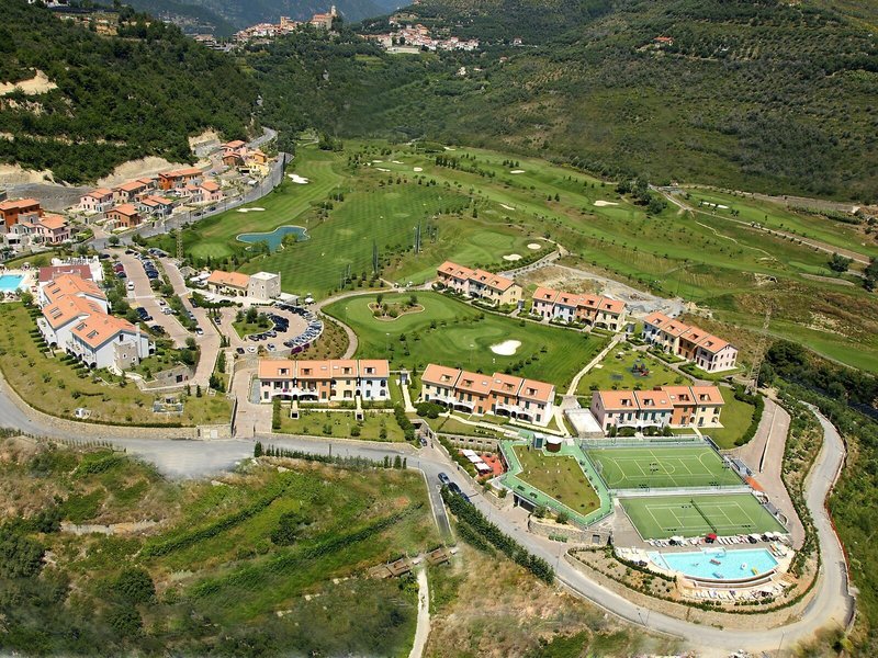 Castellaro Golf Resort 1