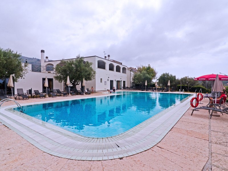 Castellaro Golf Resort 10