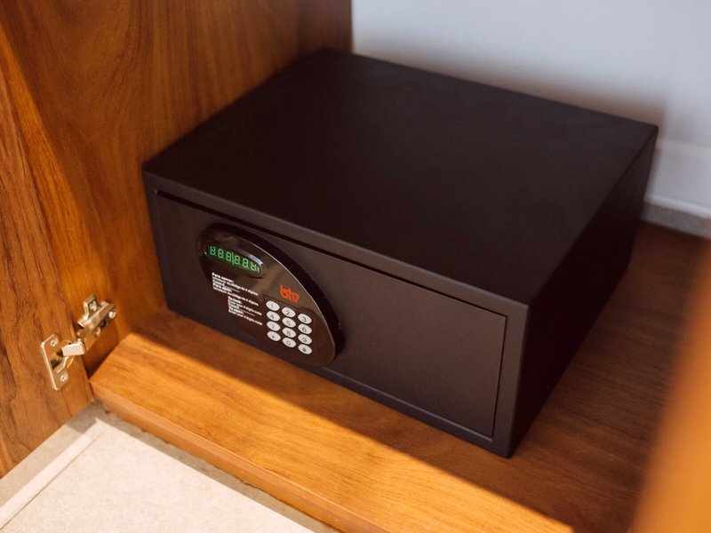 IT Hotel & Residences 3