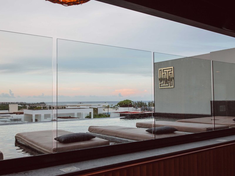 IT Hotel & Residences 12