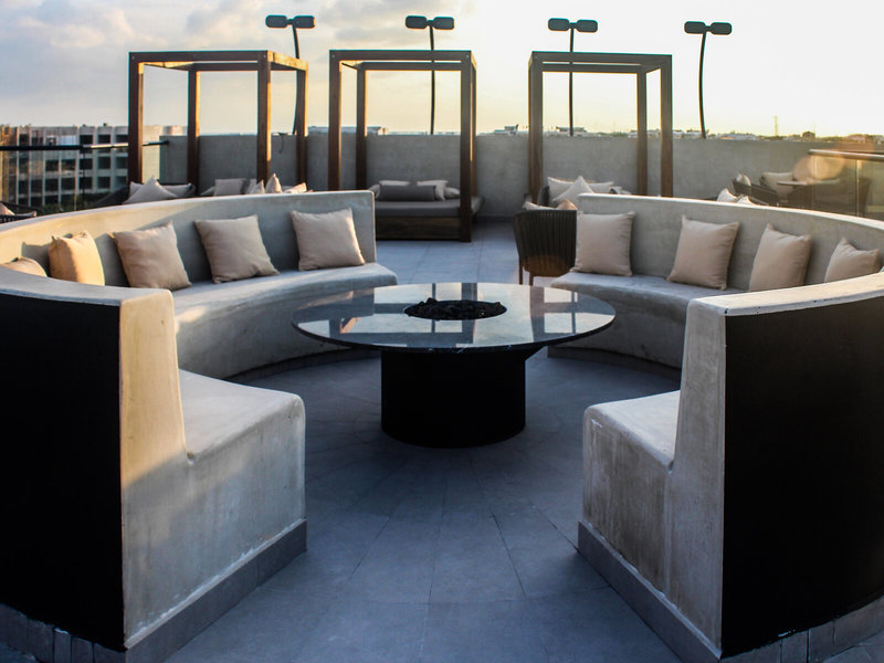 IT Hotel & Residences 18