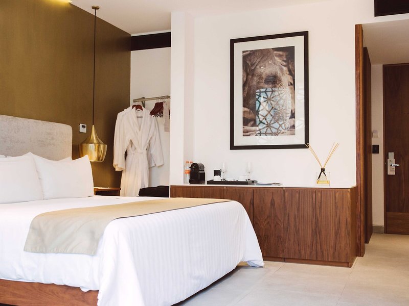 IT Hotel & Residences 35