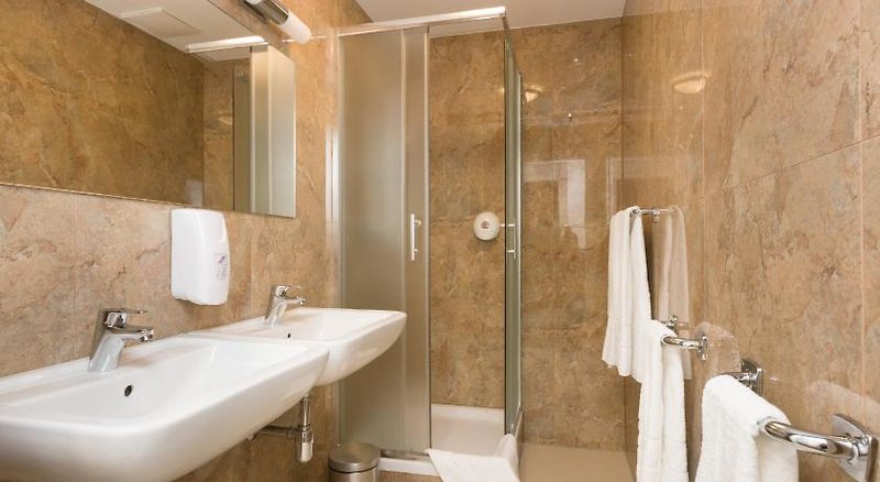 Dmg Apartments Hotel 5