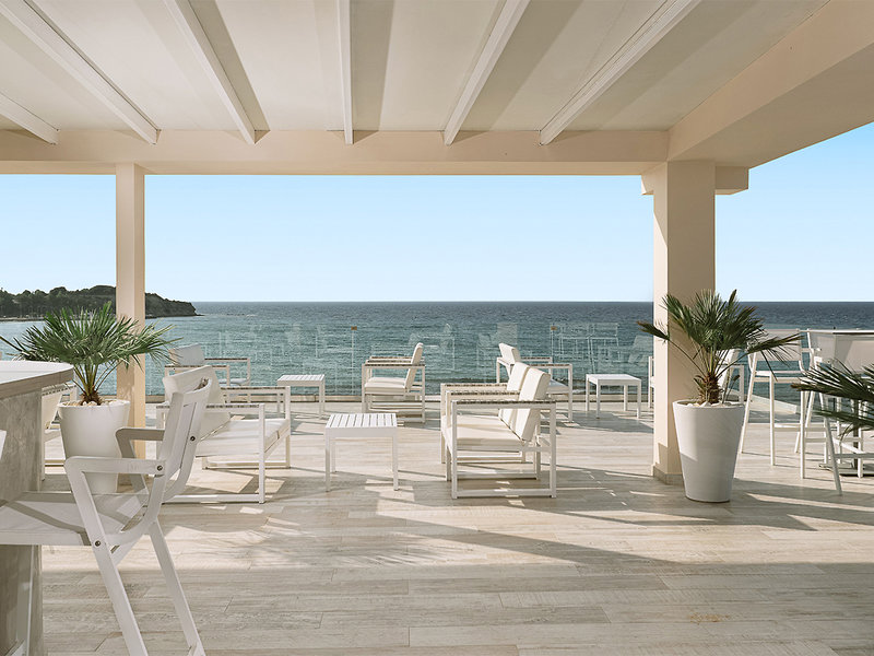 Alexandra Beach Resort & Spa 2