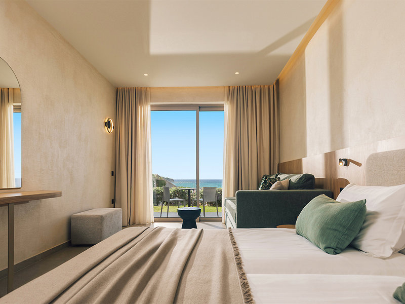 Alexandra Beach Resort & Spa 3