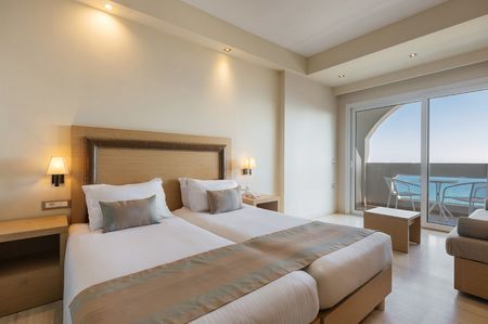 Alexandra Beach Resort & Spa 6