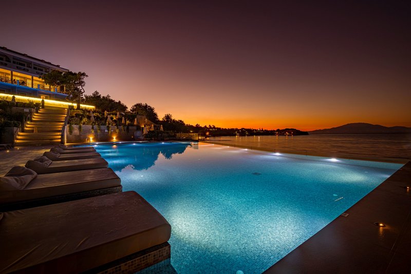Alexandra Beach Resort & Spa 1
