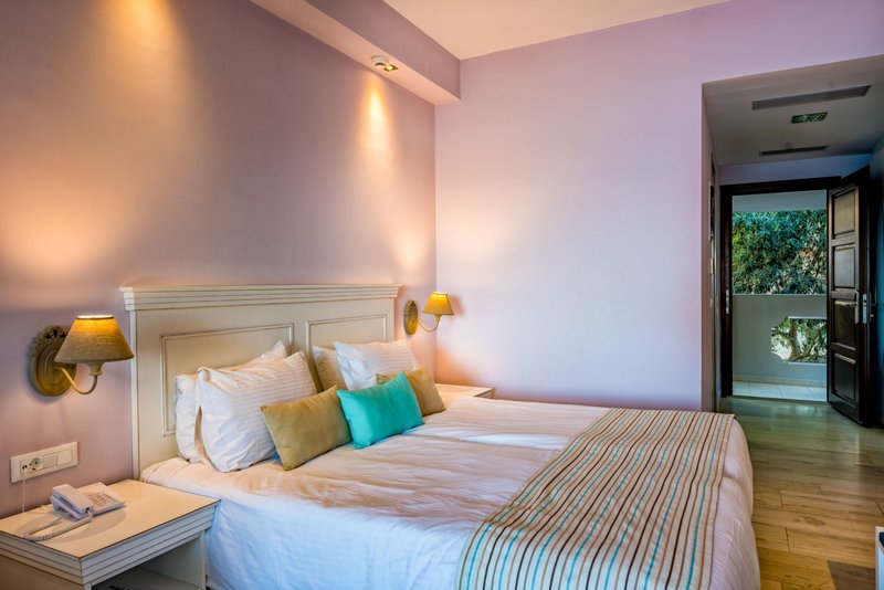 Alexandra Beach Resort & Spa 4