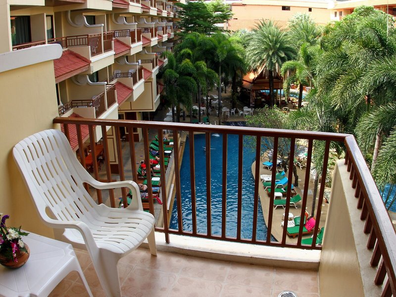 Baumanburi Resort & Spa 1
