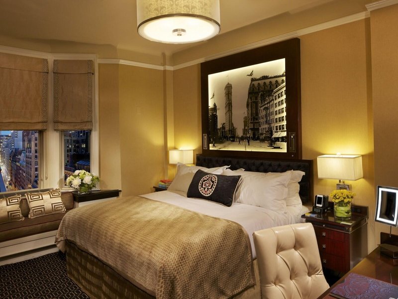 The Algonquin 27
