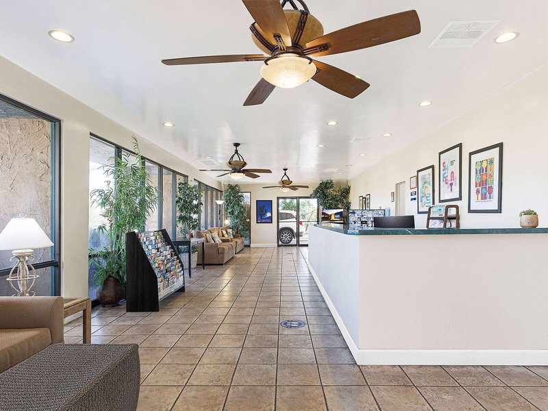 Travelodge by Wyndham Palm Springs 5