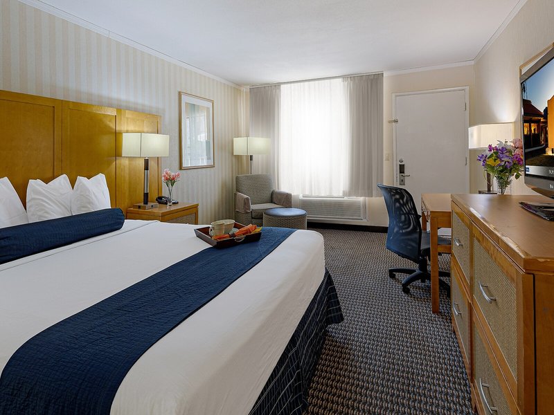 Travelodge by Wyndham Palm Springs 10