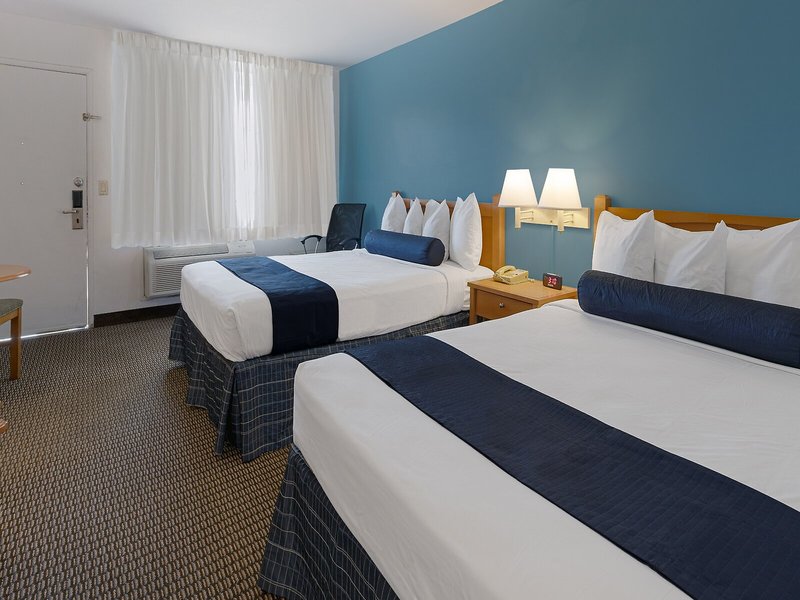 Travelodge by Wyndham Palm Springs 11