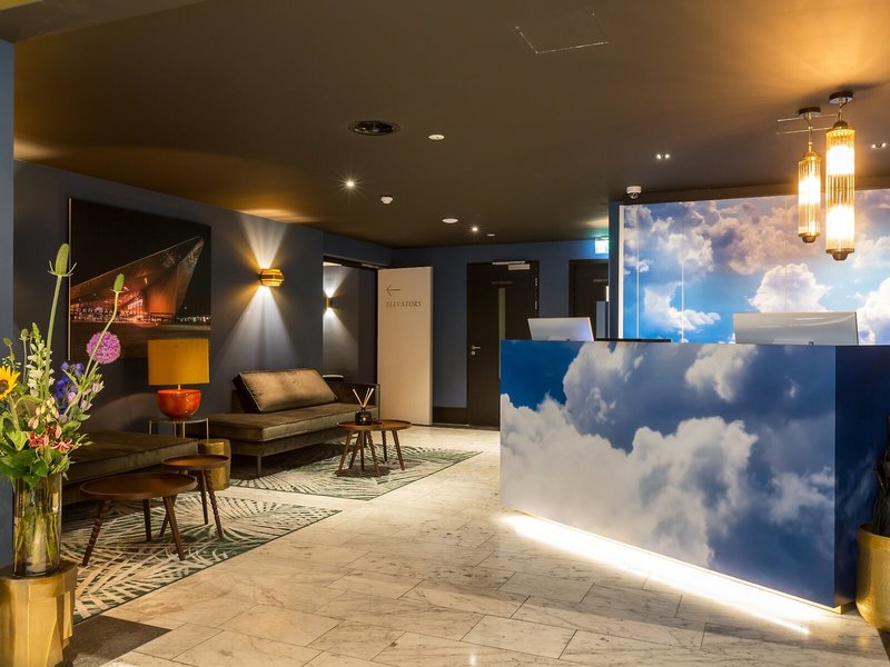The James Hotel Rotterdam 8