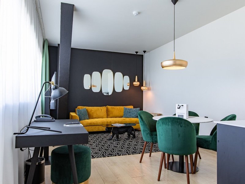 The James Hotel Rotterdam 14